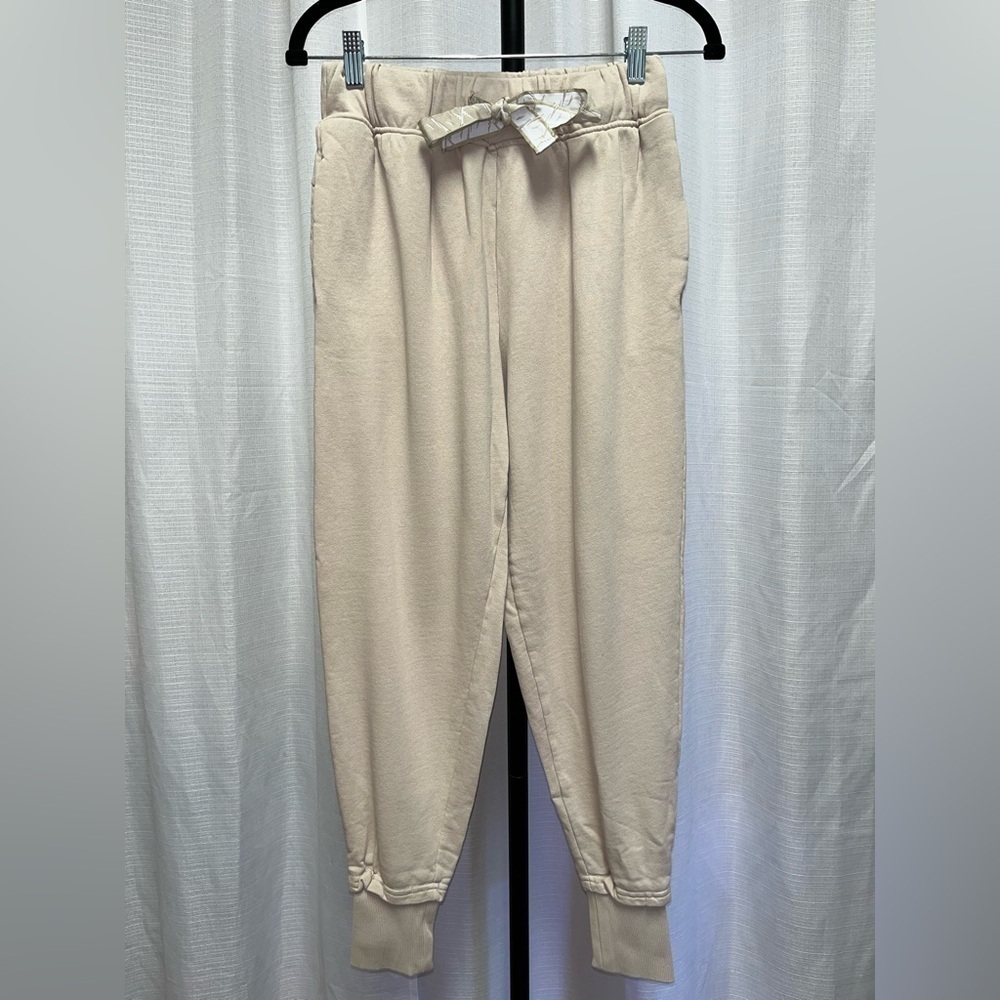 GymShark women’s joggers in sand color | size small